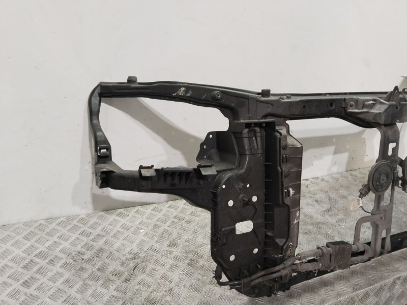 Recambio de panel frontal para kia carens (un) active referencia OEM IAM 641101D000  