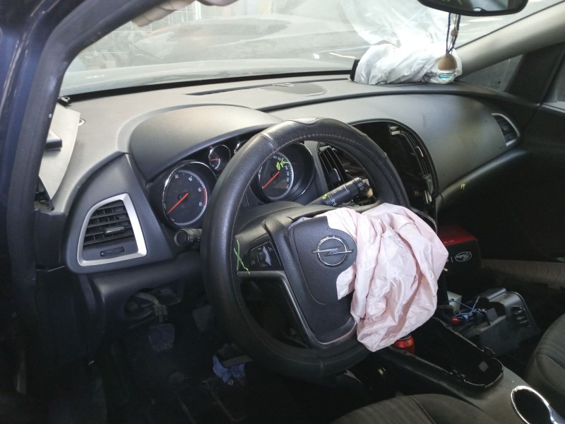 opel astra h sedán (a04) del año 2011