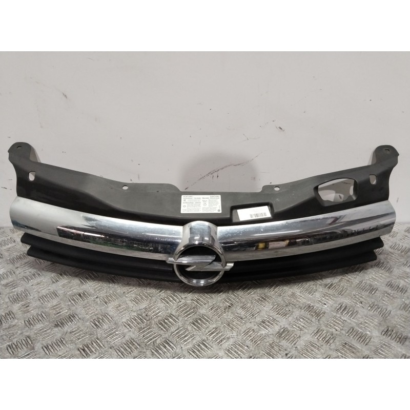 Recambio de rejilla delantera para opel astra h berlina elegance referencia OEM IAM 13108463 13149466 