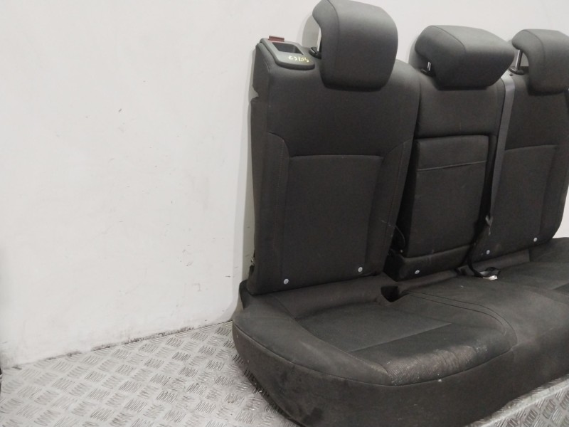 Recambio de asientos traseros para opel insignia a (g09) 1.8 (68) referencia OEM IAM   