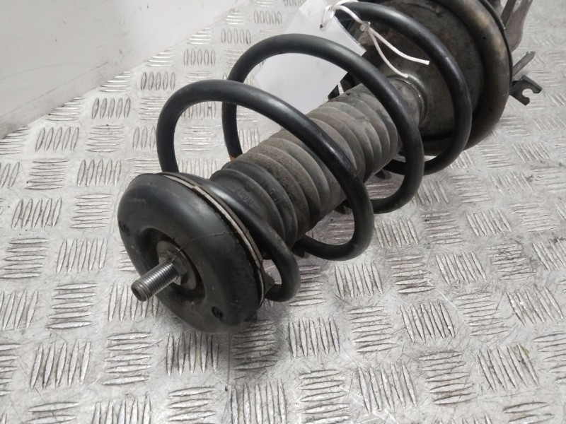 Recambio de amortiguador delantero derecho para peugeot 308 sw sport referencia OEM IAM   