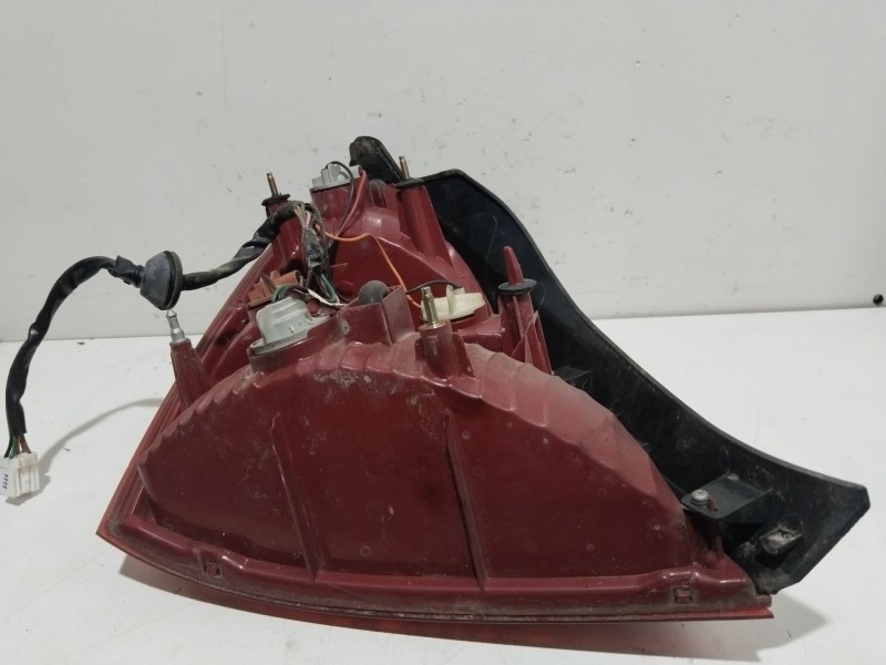 Recambio de piloto trasero derecho para hyundai elantra iii sedán (xd) 1.6 referencia OEM IAM 92402200  