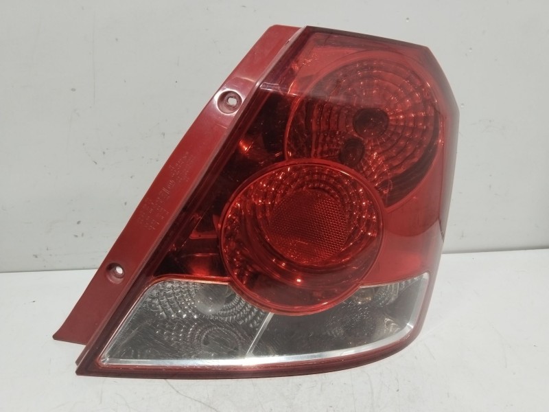 Recambio de piloto trasero derecho para chevrolet aveo / kalos hatchback (t200) 1.4 16v referencia OEM IAM 300267R  