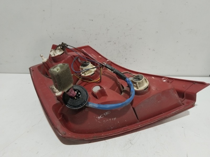 Recambio de piloto trasero derecho para chevrolet aveo / kalos hatchback (t200) 1.4 16v referencia OEM IAM 300267R  