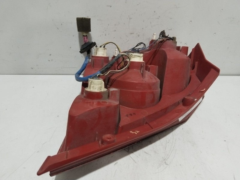 Recambio de piloto trasero derecho para chevrolet aveo / kalos hatchback (t200) 1.4 16v referencia OEM IAM 300267R  