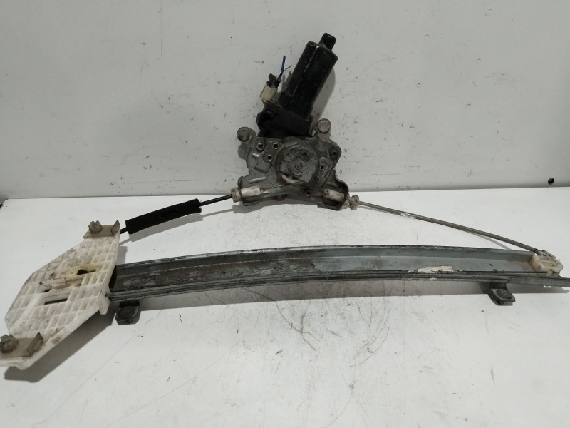 Recambio de elevalunas delantero derecho para hyundai lantra familiar (rd) 2.0 gls referencia OEM IAM 8240429012 ELECTRICO 