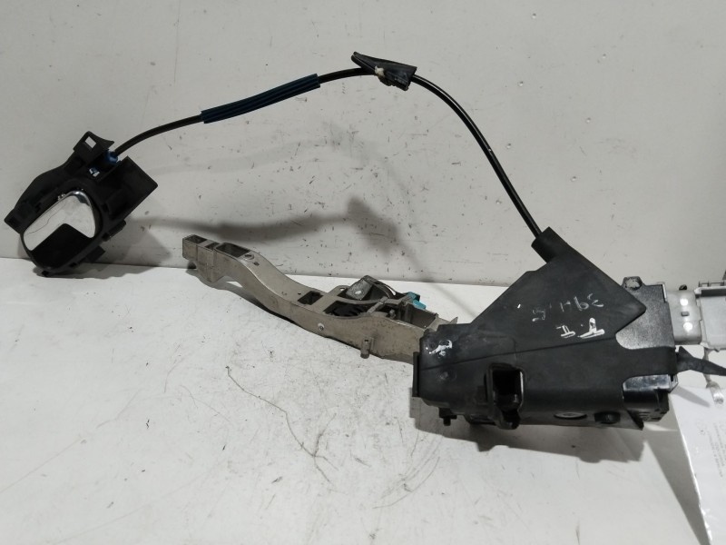 Recambio de cerradura puerta trasera izquierda para citroën c4 berlina cool referencia OEM IAM 96867338  