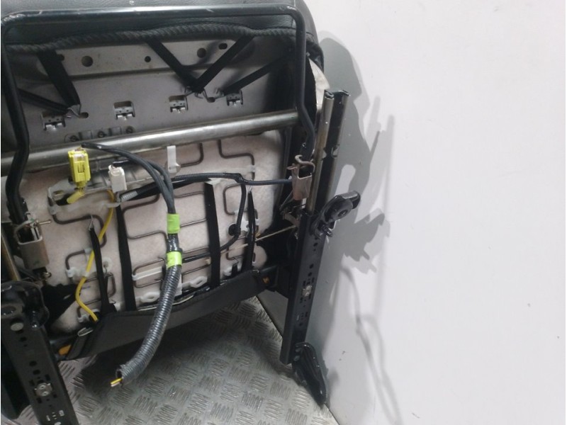 Recambio de asiento delantero derecho para toyota prius (nhw30) advance referencia OEM IAM   