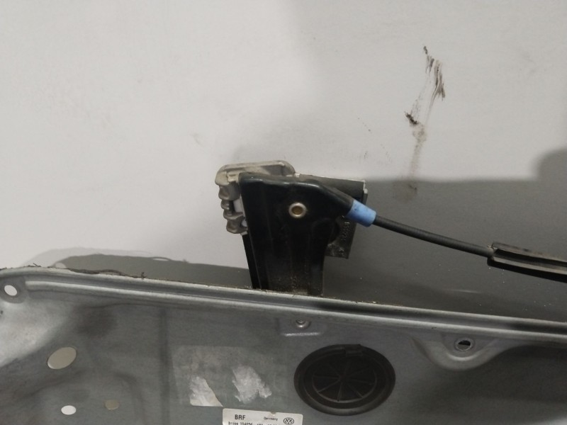 Recambio de elevalunas delantero izquierdo para volkswagen golf iv berlina (1j1) highline referencia OEM IAM   