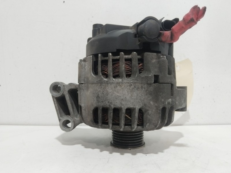 Recambio de alternador para ford fiesta (cb1) ghia referencia OEM IAM 2543426A  