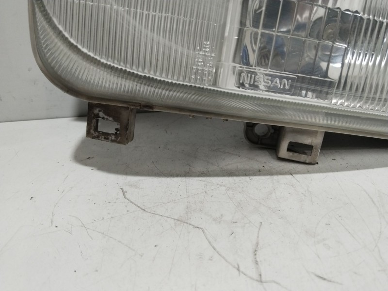 Recambio de faro izquierdo para nissan serena (c23) 2.0 d (kvjc23) referencia OEM IAM 260608C002  