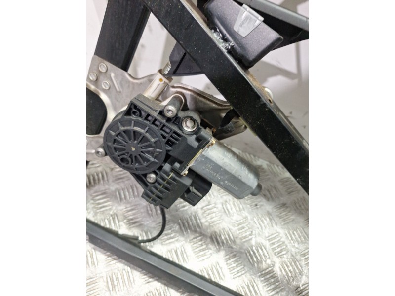 Recambio de elevalunas delantero derecho para audi a6 c5 (4b2, 4b4) 2.4 referencia OEM IAM 4B0837754A  