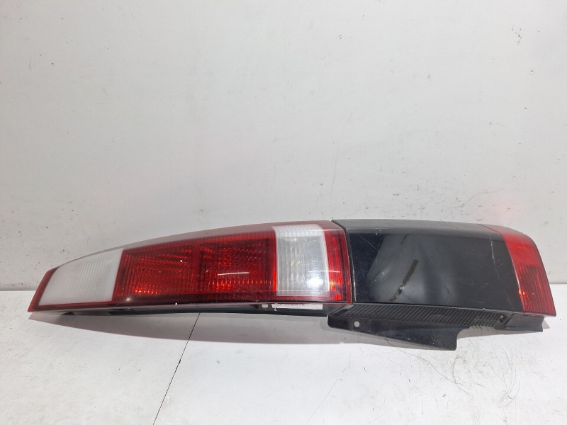 Recambio de piloto trasero derecho para opel meriva 1.7 16v cdti referencia OEM IAM 13203392  