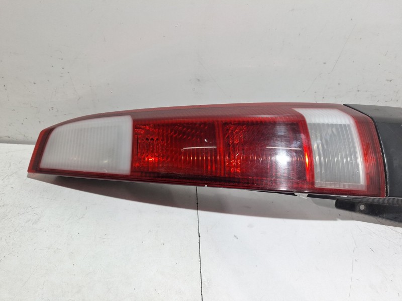 Recambio de piloto trasero derecho para opel meriva 1.7 16v cdti referencia OEM IAM 13203392  