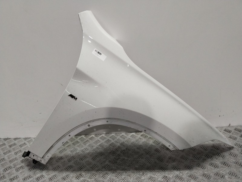 Recambio de aleta delantera derecha para bmw x1 (e84) xdrive 28 i referencia OEM IAM 41007427300  BLANCO