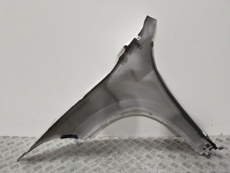 Recambio de aleta delantera derecha para bmw x1 (e84) xdrive 28 i referencia OEM IAM 41007427300  BLANCO