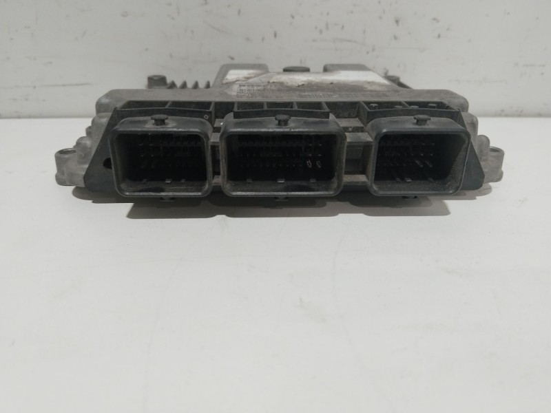 Recambio de centralita motor uce para peugeot 206 sw x-line referencia OEM IAM 0281011783  9656709780