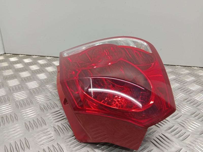 Recambio de piloto trasero izquierdo para chevrolet aveo / kalos hatchback (t200) 1.4 16v referencia OEM IAM 96540268  