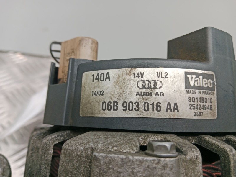 Recambio de alternador para audi a4 b6 (8e2) 1.8 t quattro referencia OEM IAM 06B903016AA  