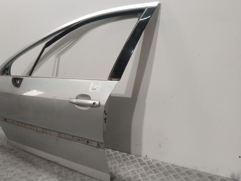 Recambio de puerta delantera izquierda para peugeot 407 st sport referencia OEM IAM 9004AQ PLATA 