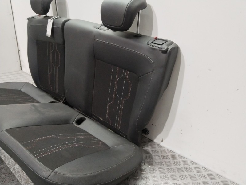Recambio de asientos traseros para opel corsa d (s07) 1.2 (l08, l68) referencia OEM IAM   