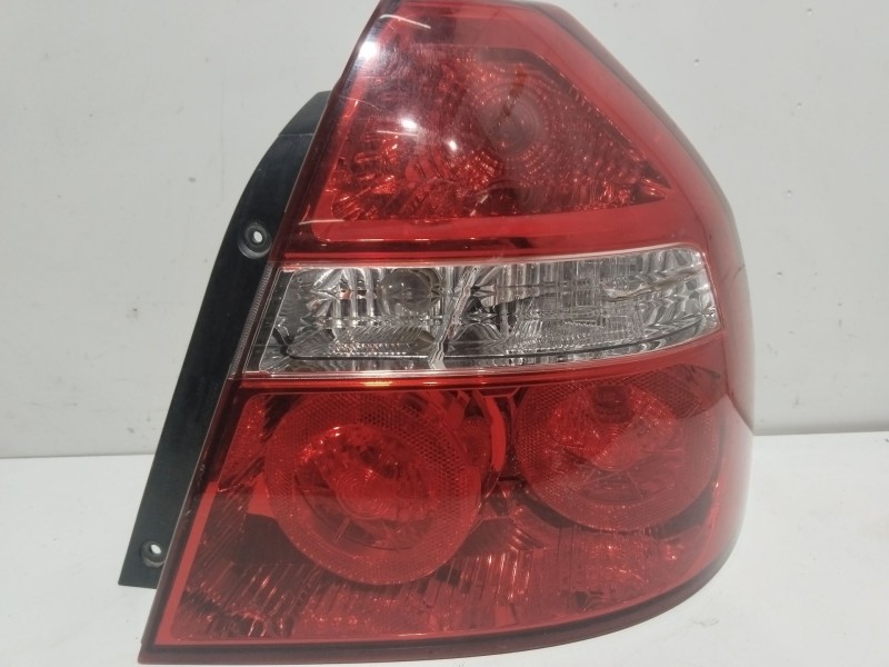 Recambio de piloto trasero derecho para chevrolet aveo / kalos sedán (t200) 1.4 referencia OEM IAM 200611   Recambio de piloto trasero derecho para chevrolet aveo / kalos sedán (t200) 1.4 referencia OEM IAM 200611