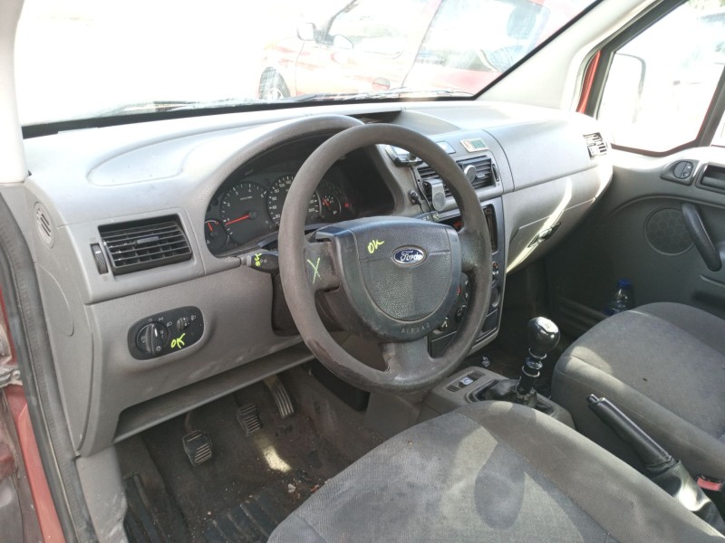 ford tourneo connect del año 2004