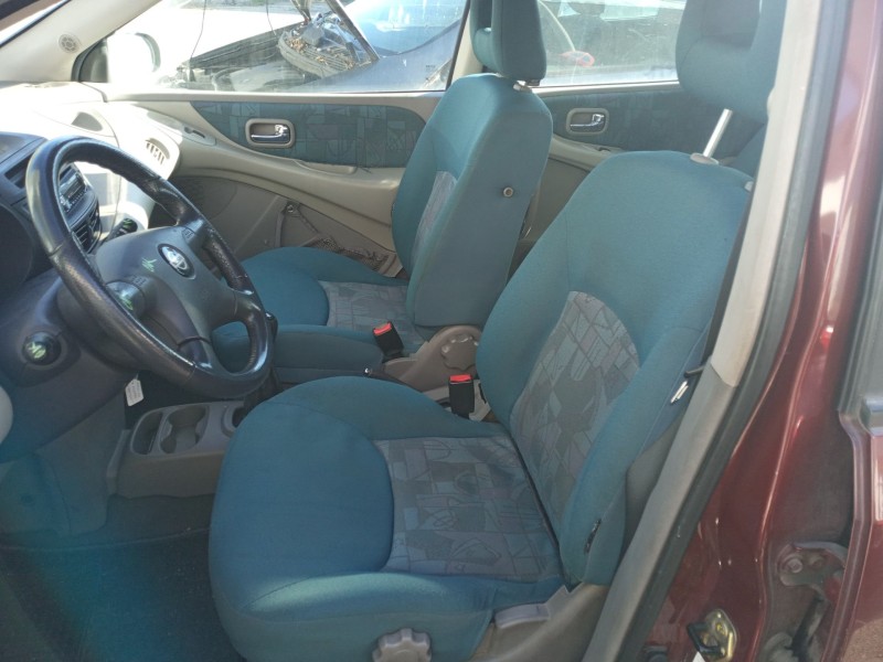 nissan almera tino (v10) del año 2002 nissan almera tino (v10) del año 2002