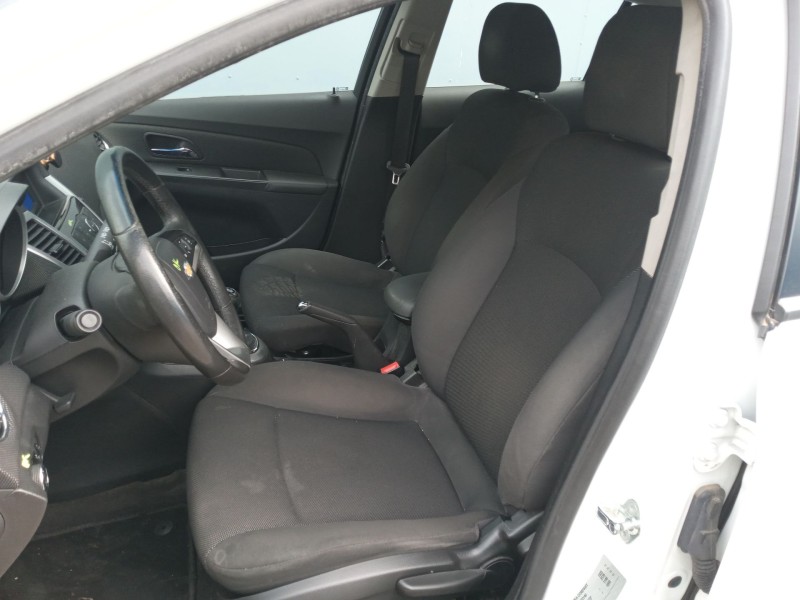 chevrolet cruze hatchback (j305) del año 2012