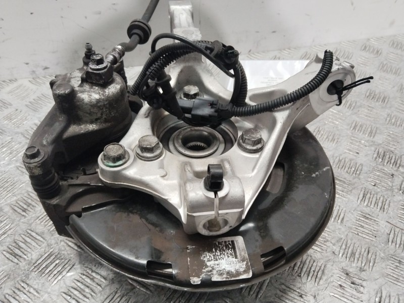 Recambio de mangueta delantera derecha para opel astra j (p10) 1.6 (68) referencia OEM IAM 13319481  