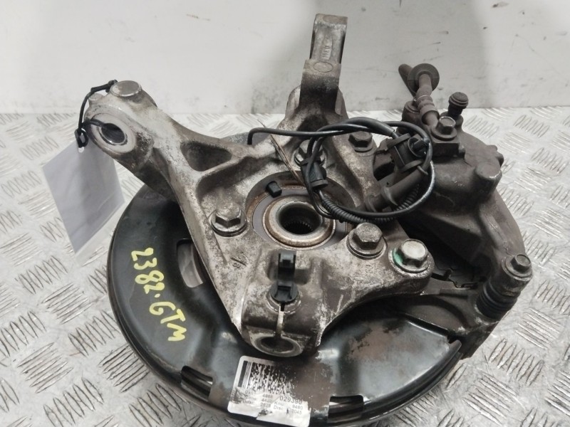 Recambio de mangueta delantera izquierda para opel astra j (p10) 1.6 (68) referencia OEM IAM 13319480  