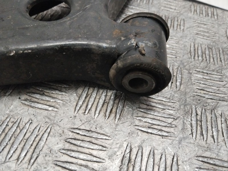 Recambio de brazo suspension inferior delantero derecho para dodge caliber s referencia OEM IAM 5105040AA  