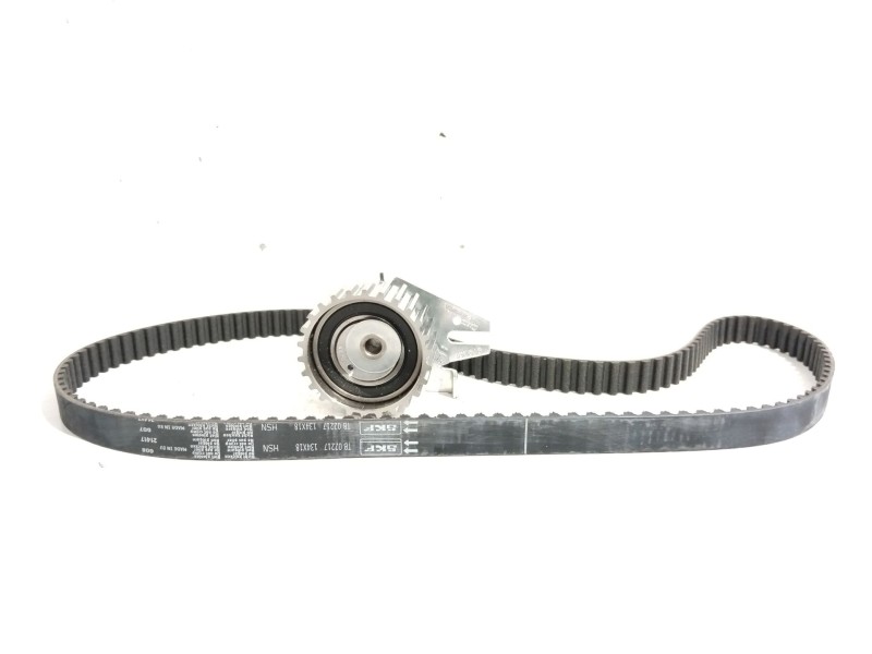 Recambio de kit de distribucion para fiat bravo i (182_) 1.4 (182.aa) referencia OEM IAM 1611881680  