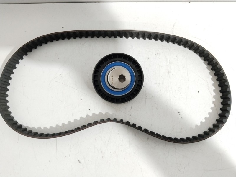 Recambio de kit de distribucion para ford fiesta iii (gfj) 1.3 cat referencia OEM IAM 1611873780  