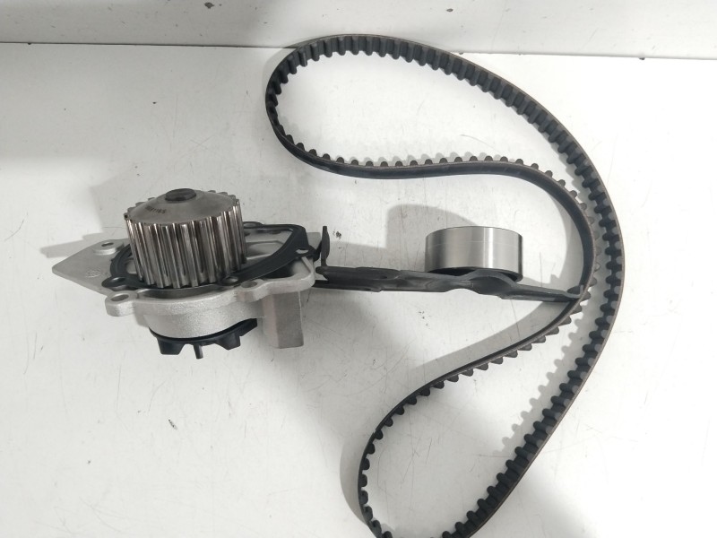Recambio de kit de distribucion para peugeot 205 i (741a/c) 1.6 gti referencia OEM IAM 1611898580  082912