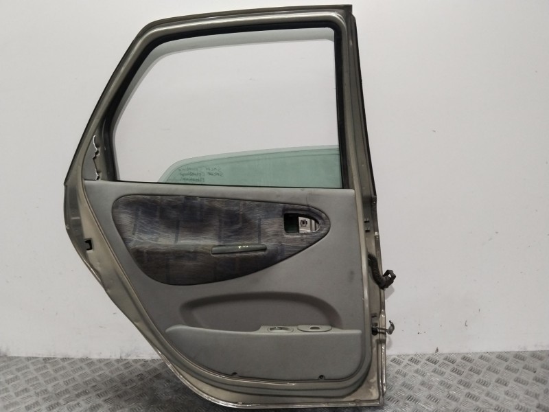 Recambio de puerta trasera izquierda para renault scenic rx4 (ja0) referencia OEM IAM  VERDE 