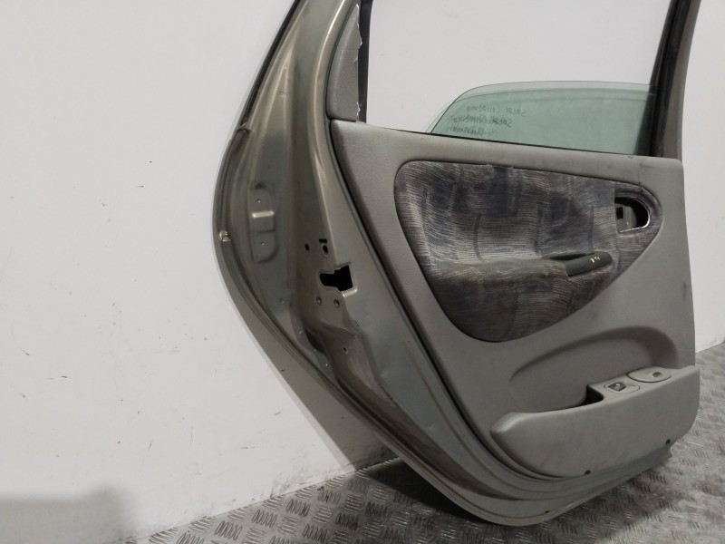 Recambio de puerta trasera izquierda para renault scenic rx4 (ja0) referencia OEM IAM  VERDE 