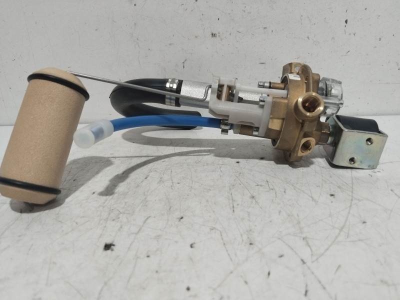 Recambio de polivalvula para material nuevo referencia OEM IAM 1611631980  