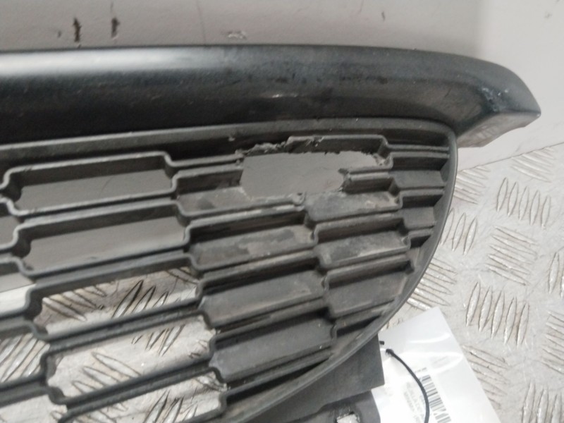 Recambio de rejilla delantera para mini mini (r56) cooper referencia OEM IAM 51110404122  