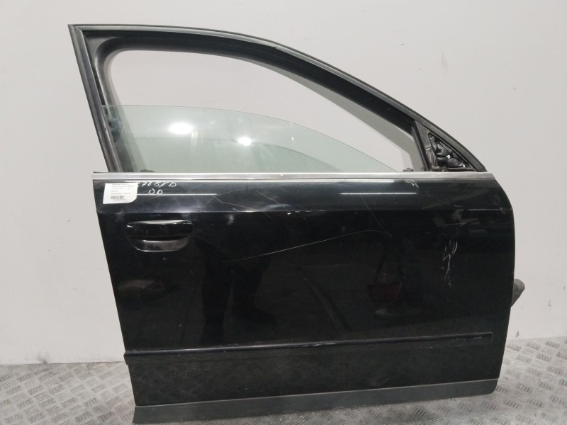 Recambio de puerta delantera derecha para audi a4 avant (b5) 1.6 referencia OEM IAM 8D0831052C NEGRO 