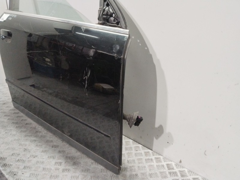 Recambio de puerta delantera derecha para audi a4 avant (b5) 1.6 referencia OEM IAM 8D0831052C NEGRO 