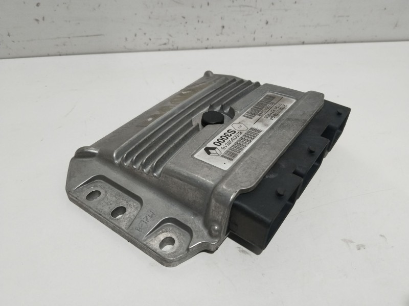 Recambio de centralita motor uce para renault scenic ii emotion referencia OEM IAM 8200611648 8200509516 
