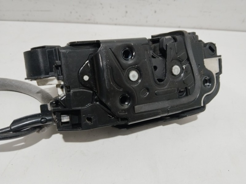 Recambio de cerradura puerta trasera derecha para seat toledo iv (kg3) 1.6 tdi referencia OEM IAM 5TA839016Q  