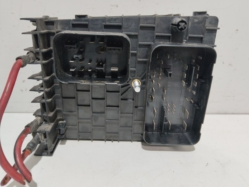 Recambio de caja reles / fusibles para skoda octavia berlina (1z3) elegance referencia OEM IAM 1K0937124K  