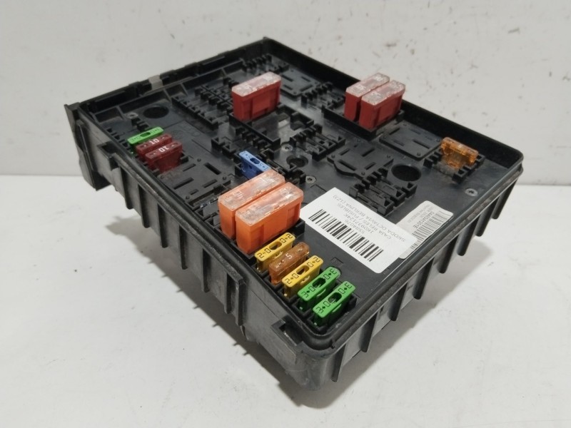 Recambio de caja reles / fusibles para skoda octavia berlina (1z3) elegance referencia OEM IAM 1K0937124K  