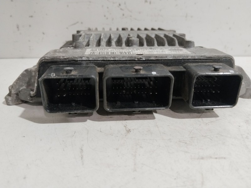 Recambio de centralita motor uce para ford fusion (cbk) ambiente referencia OEM IAM 8200565863  