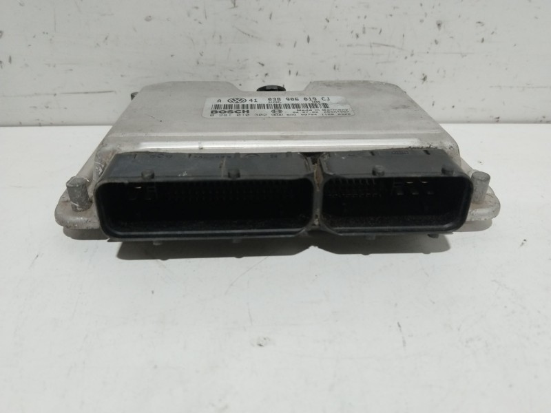 Recambio de centralita motor uce para volkswagen bora berlina (1j2) referencia OEM IAM 038906019CJ  0281010302