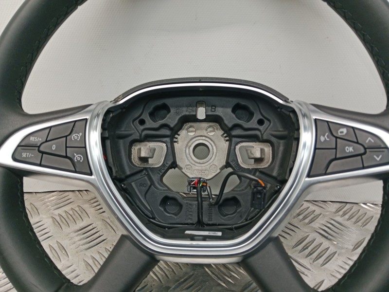 Recambio de volante para dacia sandero ii 1.0 tce 90 gpf referencia OEM IAM 4840004420R  