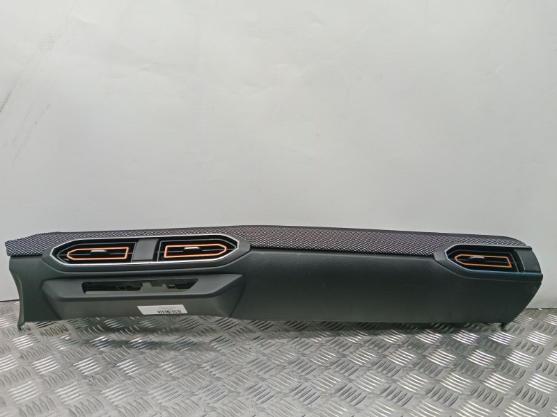 Recambio de rejilla aireadora para dacia sandero ii 1.0 tce 90 gpf referencia OEM IAM 683102674R  