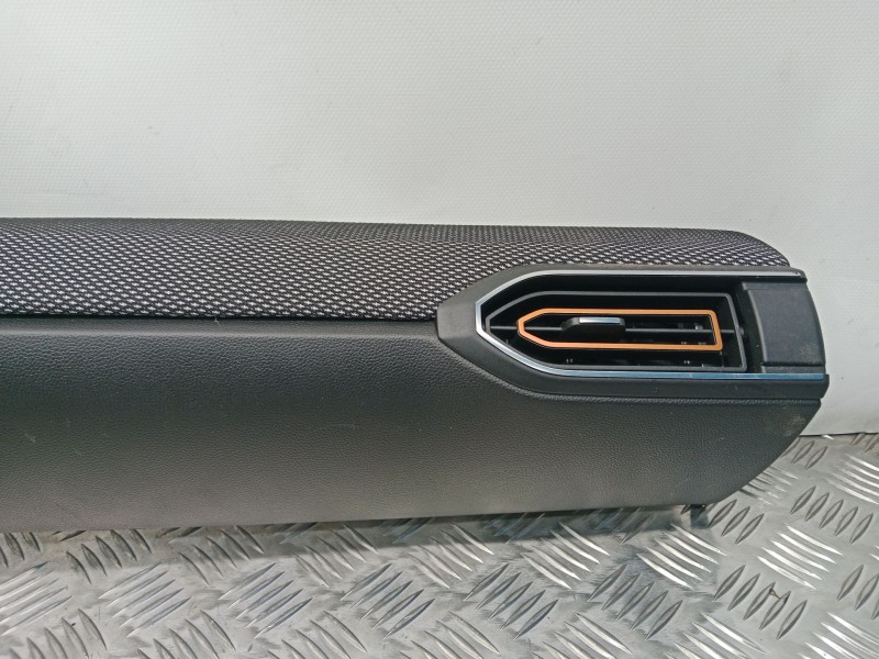 Recambio de rejilla aireadora para dacia sandero ii 1.0 tce 90 gpf referencia OEM IAM 683102674R  